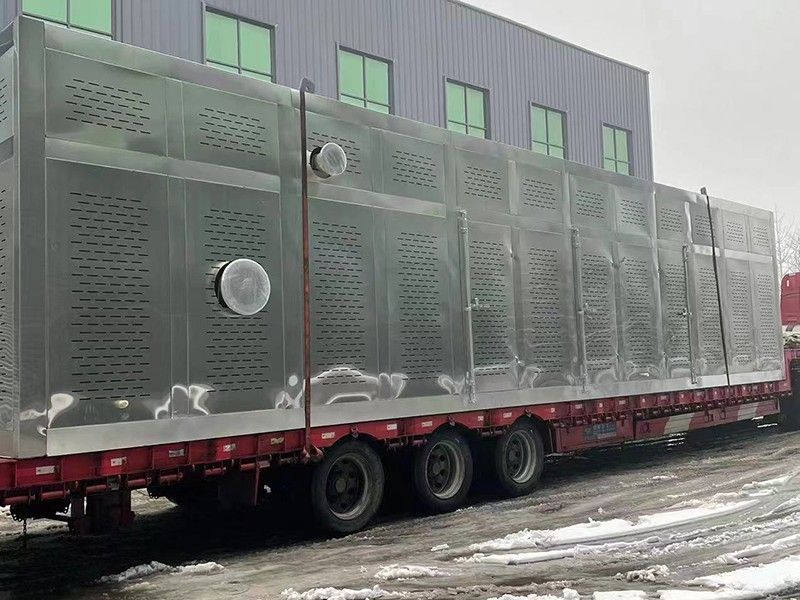 蘭鷹環(huán)?？萍加邢薰景l(fā)貨現(xiàn)場(chǎng)